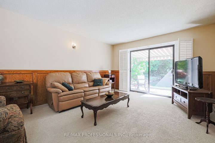Photo 18 at 55 Old Burnhamthorpe Road, Markland Wood, Toronto