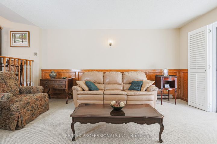 Photo 19 at 55 Old Burnhamthorpe Road, Markland Wood, Toronto