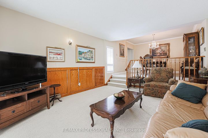 Photo 21 at 55 Old Burnhamthorpe Road, Markland Wood, Toronto