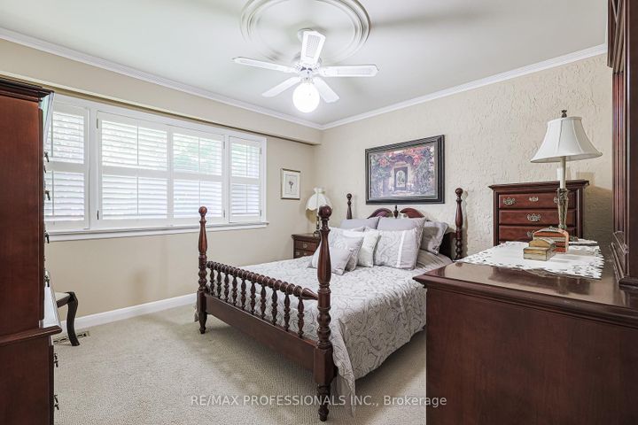 Photo 23 at 55 Old Burnhamthorpe Road, Markland Wood, Toronto
