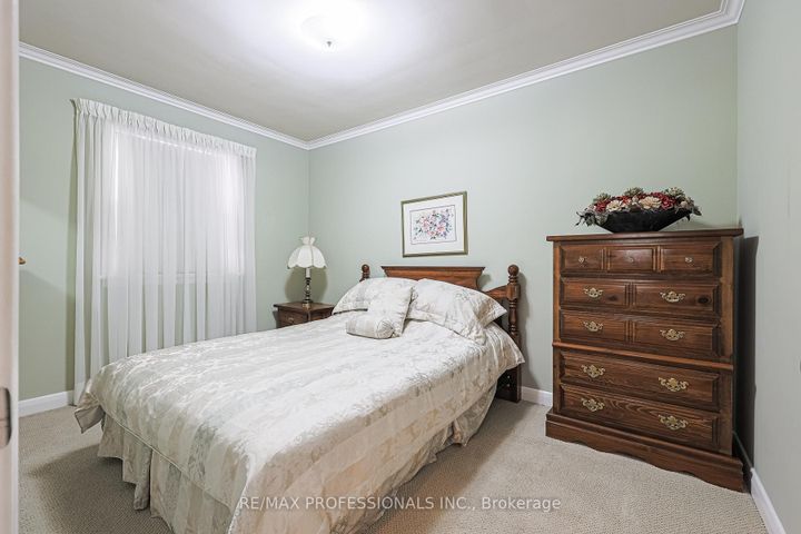 Photo 26 at 55 Old Burnhamthorpe Road, Markland Wood, Toronto
