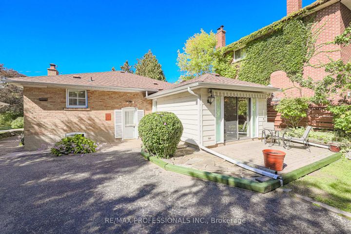 Photo 40 at 55 Old Burnhamthorpe Road, Markland Wood, Toronto
