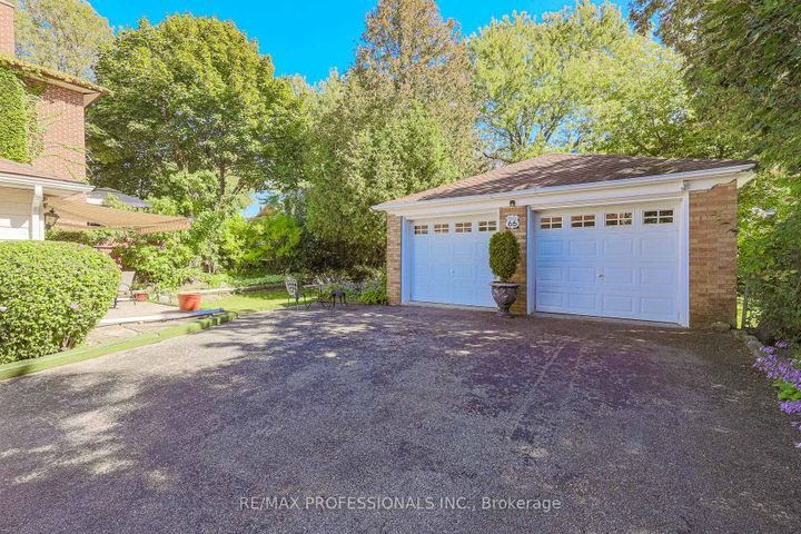 Photo 42 at 55 Old Burnhamthorpe Road, Markland Wood, Toronto