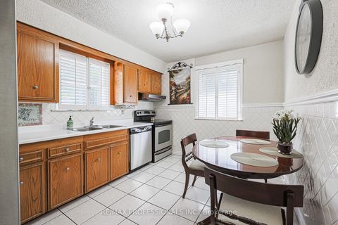 Photo 10 at 55 Old Burnhamthorpe Road, Markland Wood, Toronto