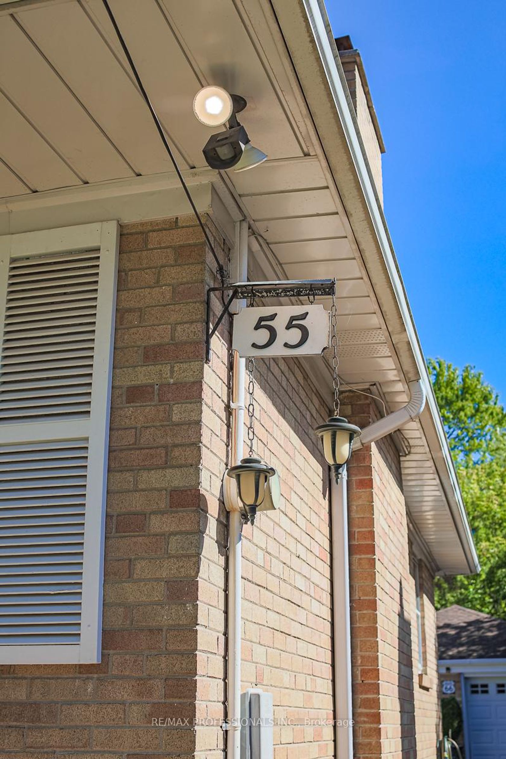55 Old Burnhamthorpe Road, Markland Wood, Toronto 2