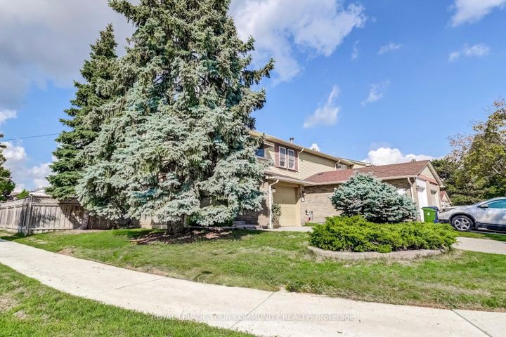 Photo 1 at 17 Truro Crescent, Milliken, Toronto