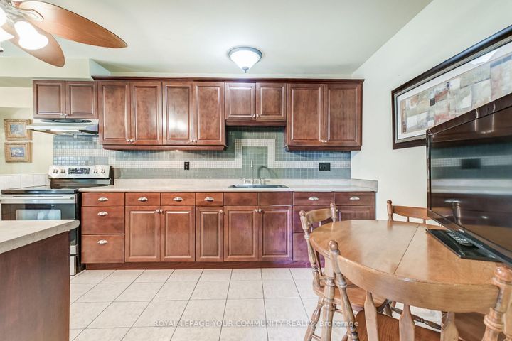 Photo 9 at 17 Truro Crescent, Milliken, Toronto
