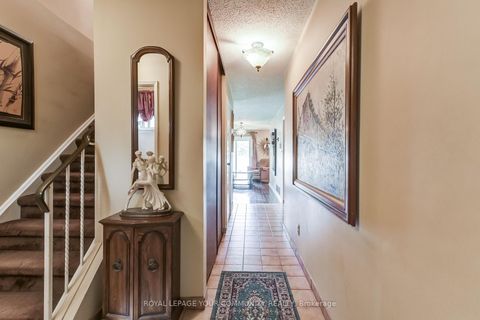 Photo 5 at 17 Truro Crescent, Milliken, Toronto