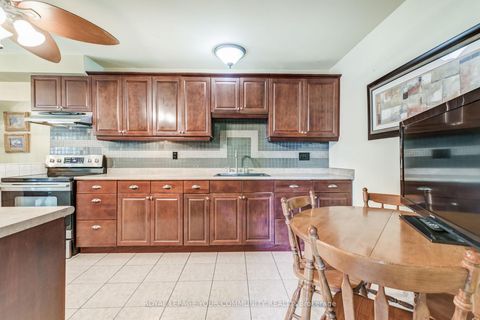 Photo 9 at 17 Truro Crescent, Milliken, Toronto Photo 9 at 17 Truro Crescent, Milliken, Toronto