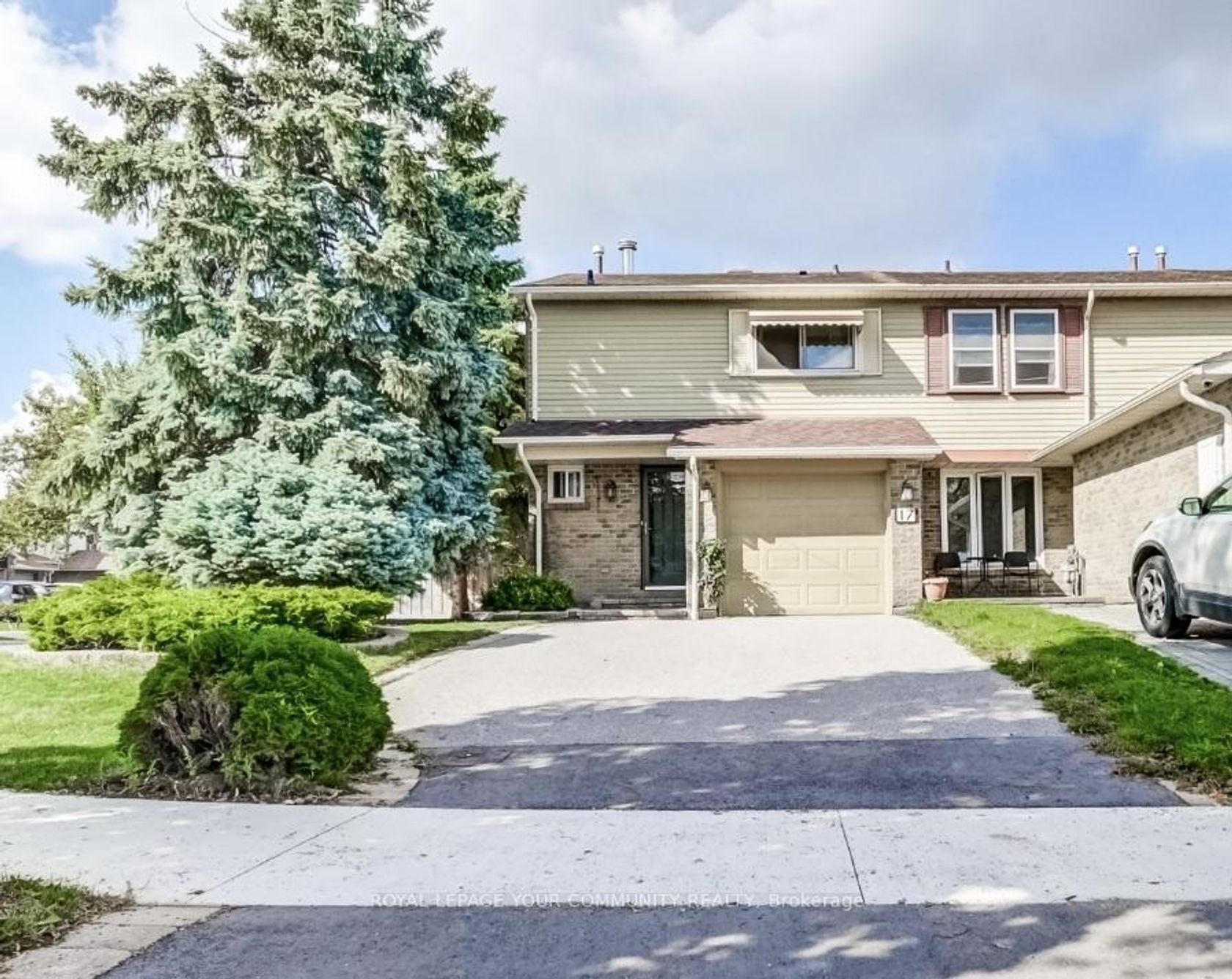 17 Truro Crescent, Milliken, Toronto by Alessia Polo 17 Truro Crescent, Milliken, Toronto
