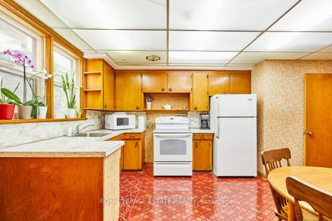 Photo 13 at 5 Bolger Place, Clairville, Toronto