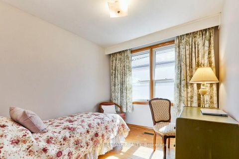 Photo 16 at 5 Bolger Place, Clairville, Toronto