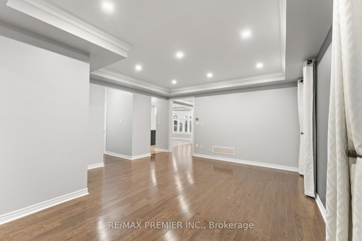 Photo 8 at 71 Hoey Crescent, GO Glenorchy, Oakville