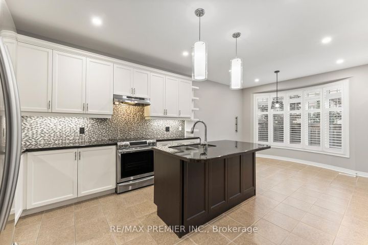 Photo 12 at 71 Hoey Crescent, GO Glenorchy, Oakville