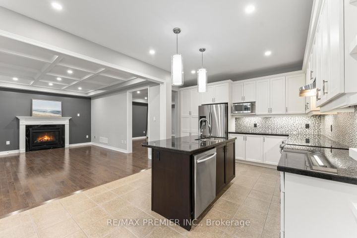 Photo 14 at 71 Hoey Crescent, GO Glenorchy, Oakville
