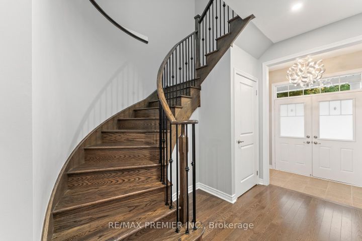 Photo 24 at 71 Hoey Crescent, GO Glenorchy, Oakville