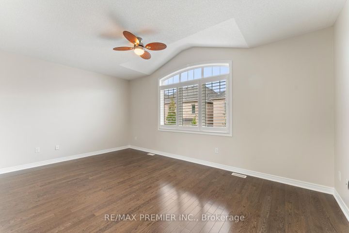 Photo 26 at 71 Hoey Crescent, GO Glenorchy, Oakville