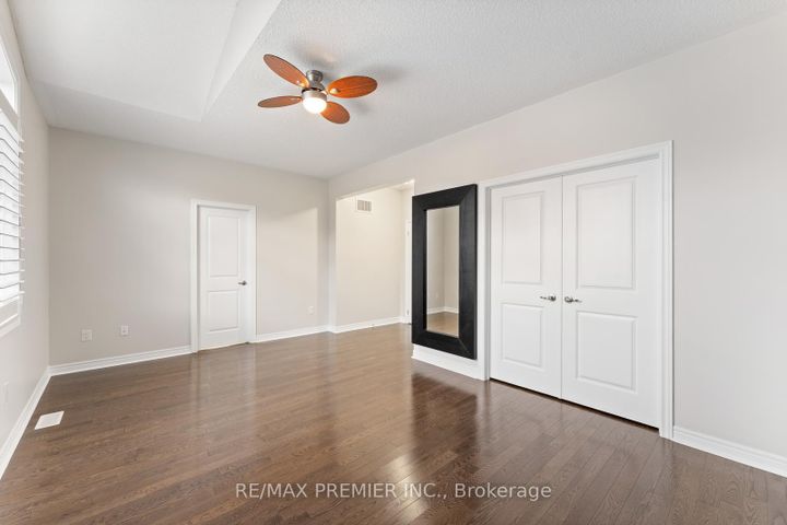 Photo 27 at 71 Hoey Crescent, GO Glenorchy, Oakville