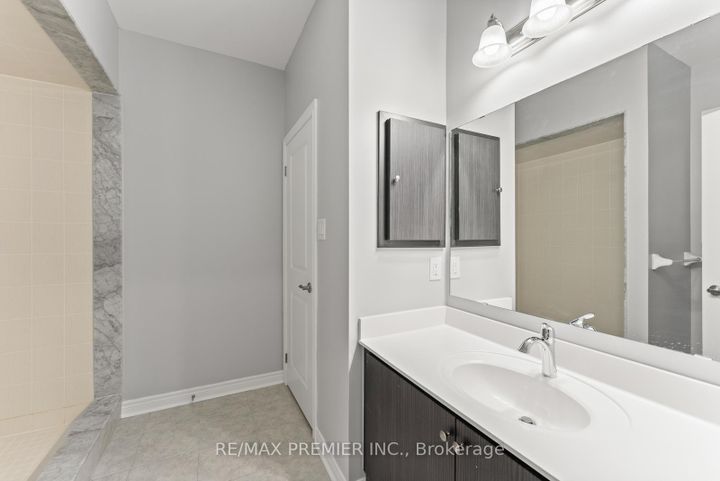 Photo 31 at 71 Hoey Crescent, GO Glenorchy, Oakville