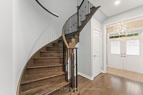 Photo 24 at 71 Hoey Crescent, GO Glenorchy, Oakville