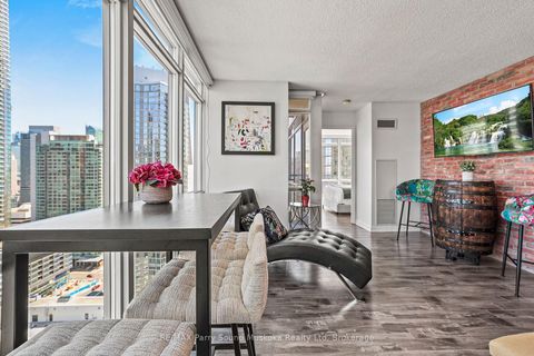 Photo 3 at 11 Brunel Court, Waterfront Communities C1, Toronto