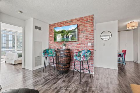 Photo 5 at 11 Brunel Court, Waterfront Communities C1, Toronto