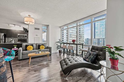 Photo 7 at 11 Brunel Court, Waterfront Communities C1, Toronto