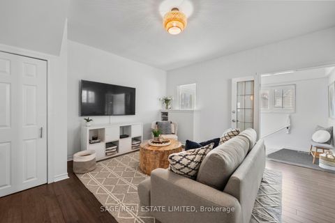 Photo 3 at 79 Pitt Avenue, Birchmount, Toronto