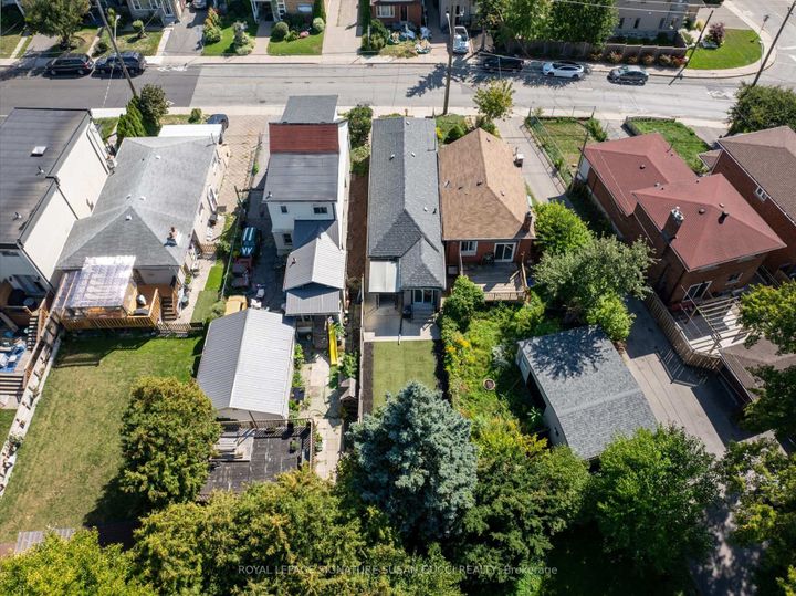 Photo 3 at 972 Cosburn Avenue, Lumsden, Toronto