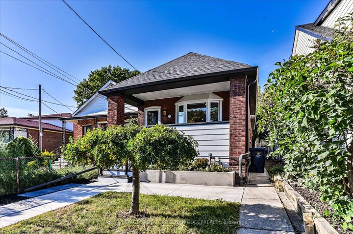 Photo 5 at 972 Cosburn Avenue, Lumsden, Toronto