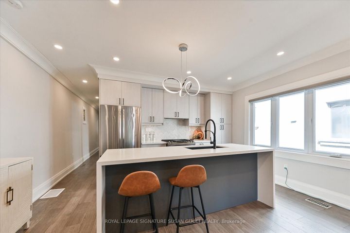 Photo 11 at 972 Cosburn Avenue, Lumsden, Toronto