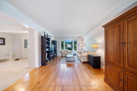 Photo 5 at 2725 Shering Crescent, Stroud, Innisfil