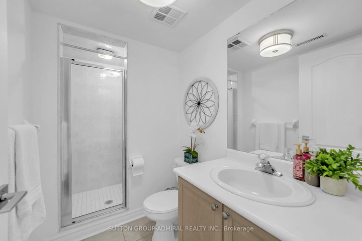 Photo 3 at 64 - 255 Shaftsbury Avenue, Westbrook, Richmond Hill