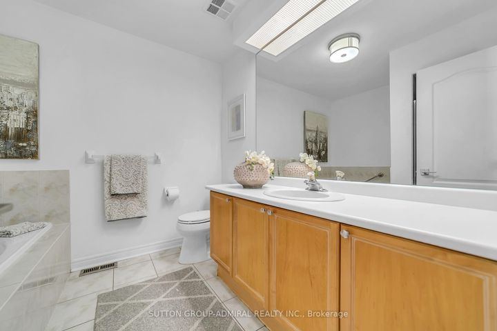 Photo 24 at 64 - 255 Shaftsbury Avenue, Westbrook, Richmond Hill