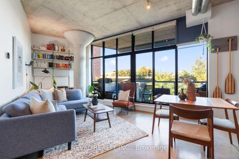 Photo 4 at 204 - 369 Sorauren Avenue, Roncesvalles, Toronto