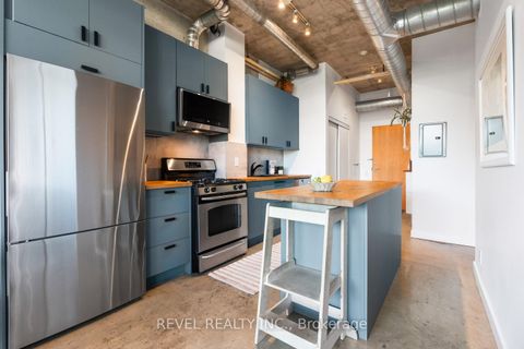 Photo 6 at 204 - 369 Sorauren Avenue, Roncesvalles, Toronto