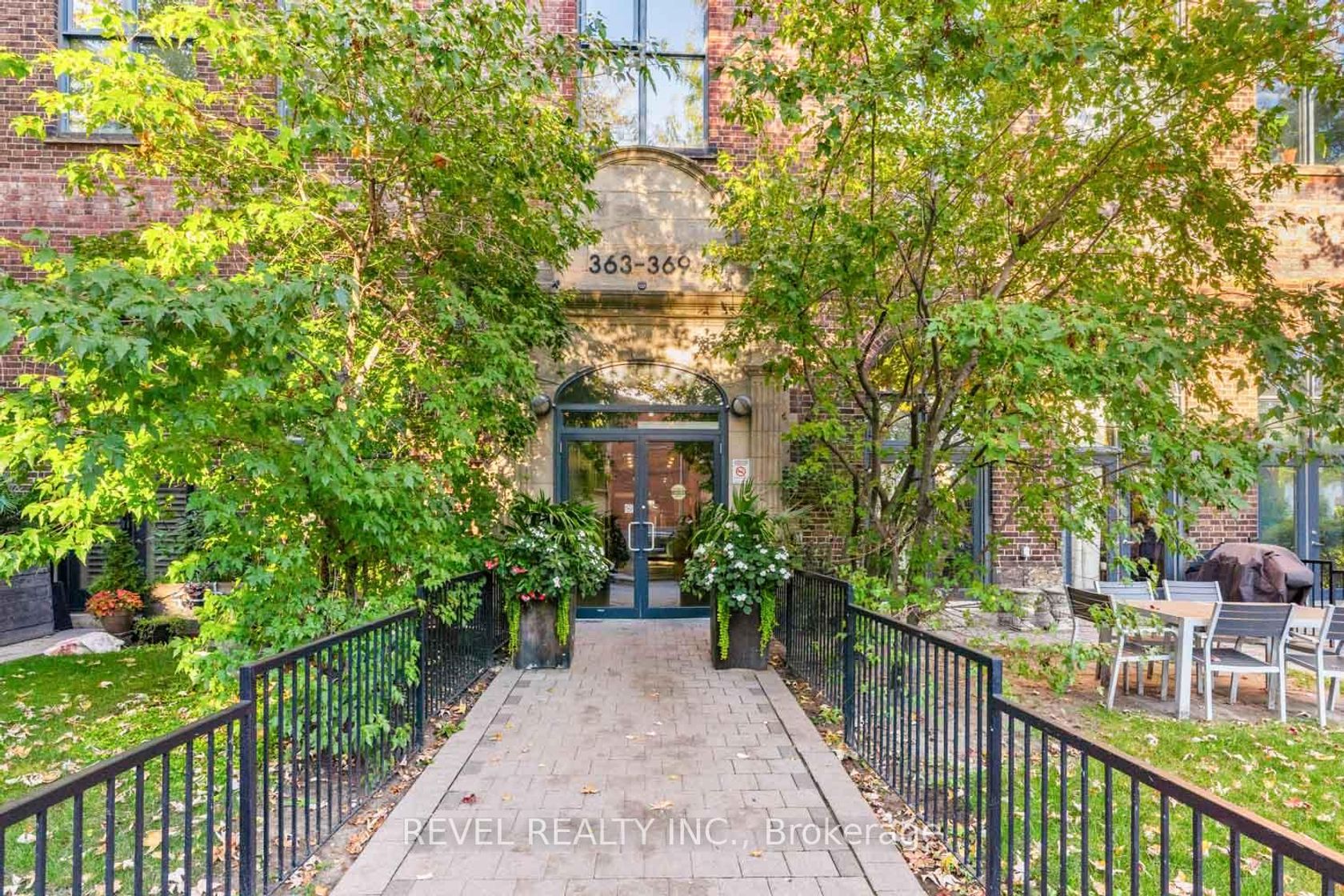 204 - 369 Sorauren Avenue, Roncesvalles, Toronto 