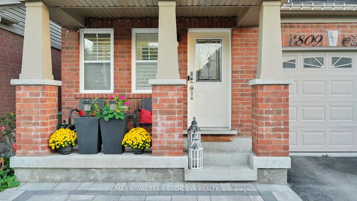 Photo 1 at 1809 Parkhurst Crescent, Duffin Heights, Pickering