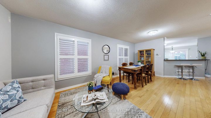 Photo 5 at 1809 Parkhurst Crescent, Duffin Heights, Pickering