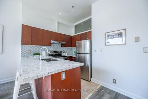 Photo 8 at 216 - 700 King Street W, Niagara, Toronto