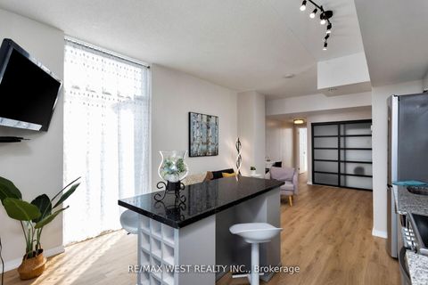 Photo 18 at 1621E - 36 LISGAR Street, Little Portugal, Toronto