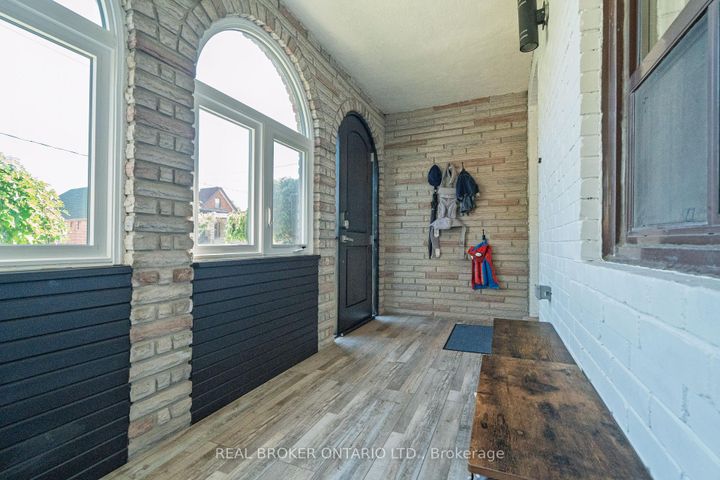 Photo 4 at 204 Earlscourt Avenue W, Davenport, Toronto