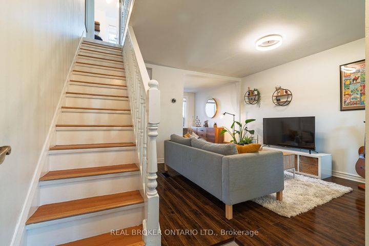 Photo 6 at 204 Earlscourt Avenue W, Davenport, Toronto