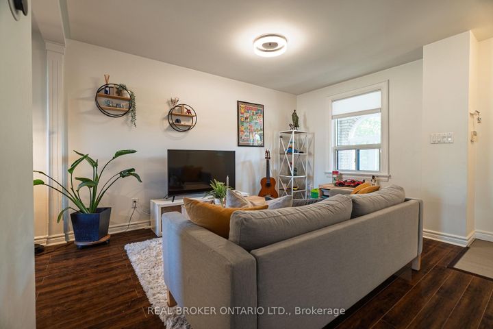 Photo 10 at 204 Earlscourt Avenue W, Davenport, Toronto