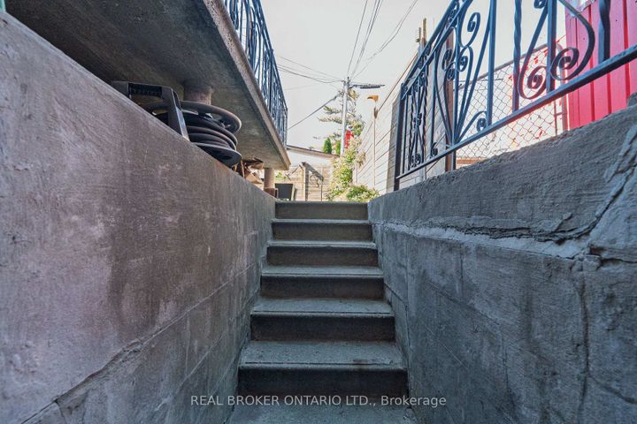 Photo 46 at 204 Earlscourt Avenue W, Davenport, Toronto