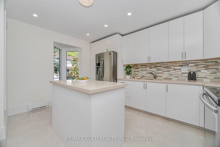 Photo 10 at 69 - 2651 Aquitaine Avenue, Meadowvale, Mississauga