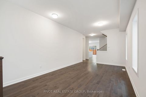 Photo 5 at 85 Danielle Moore Circle, Bendale, Toronto