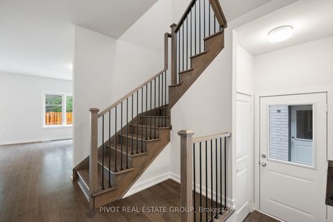 Photo 7 at 85 Danielle Moore Circle, Bendale, Toronto