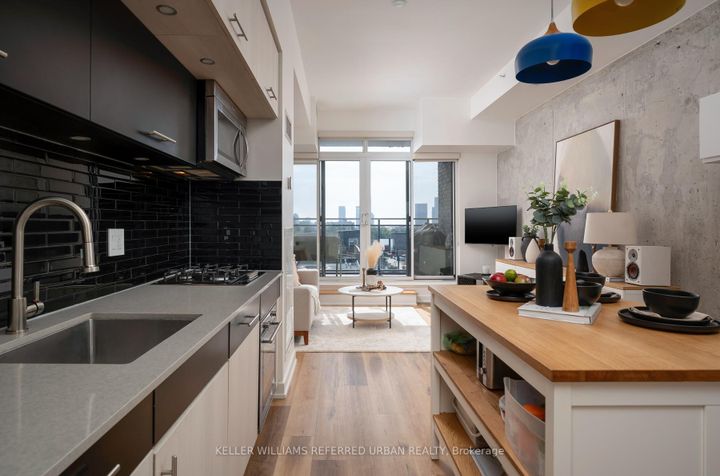 Photo 17 at 405 - 205 Manning Avenue, Bellwoods, Toronto
