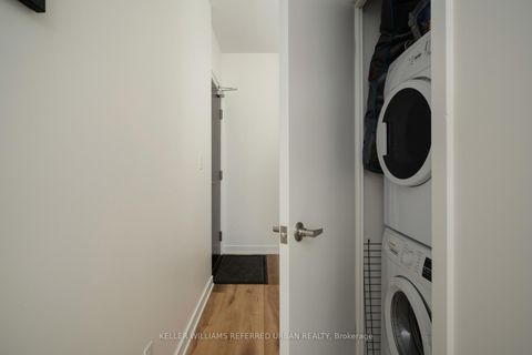 Photo 6 at 405 - 205 Manning Avenue, Bellwoods, Toronto